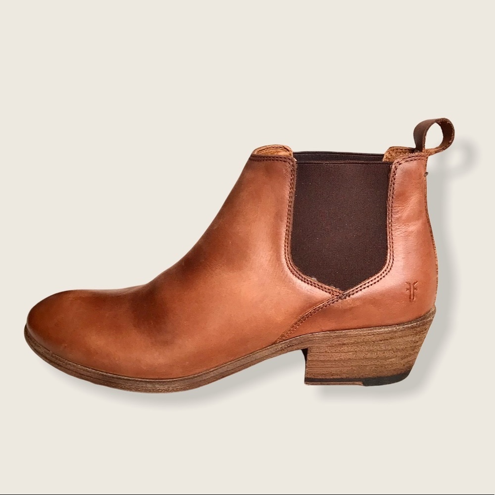 Frye Carson Chelsea Cognac Leather Cute Ankle Boot - Picture 10 of 16